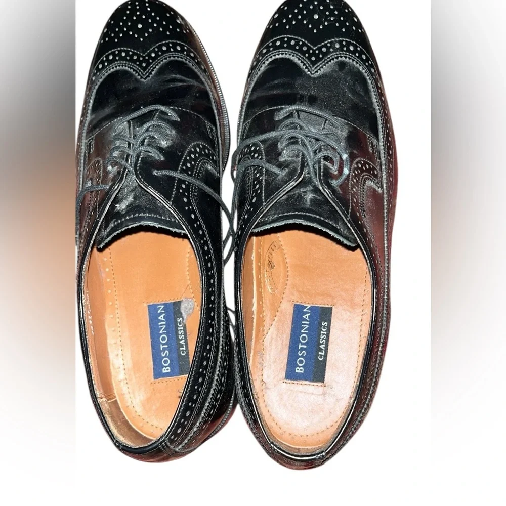Bostonian Classics Men’s size 10.5 Wide black leather lace up wing tip shoes